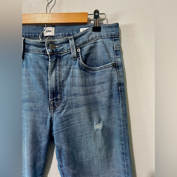 EDWIN Light Wash Elin Straight Leg Crop - Size 28 (Measures 31") - Picture 5 of 13